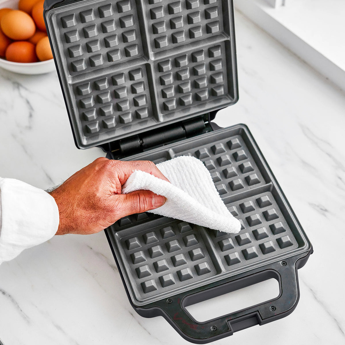 Advanced 4-Square Waffle Maker | Graphite