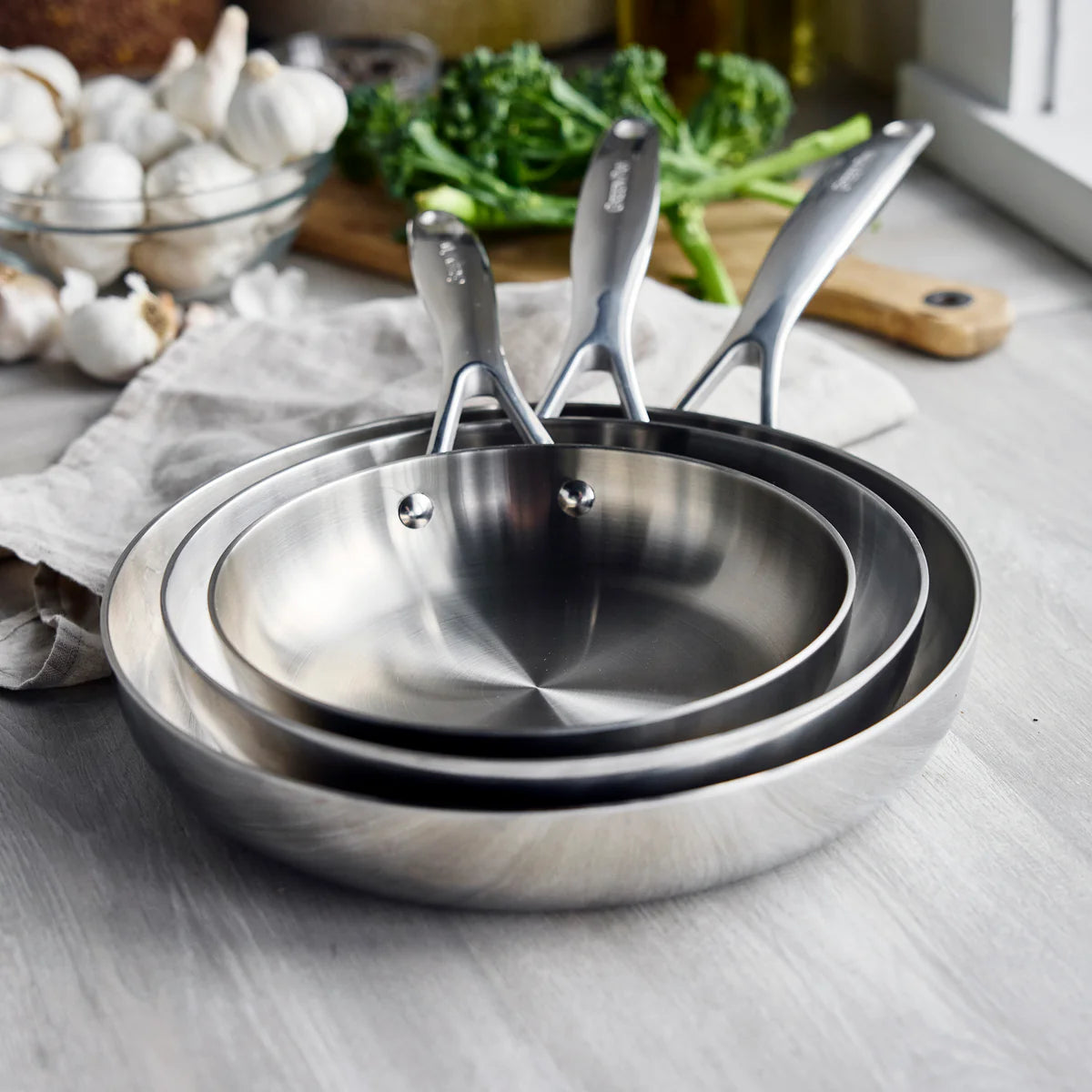Valencia Pro Stainless Steel Uncoated 8", 9.5" and 11" Frypan Set