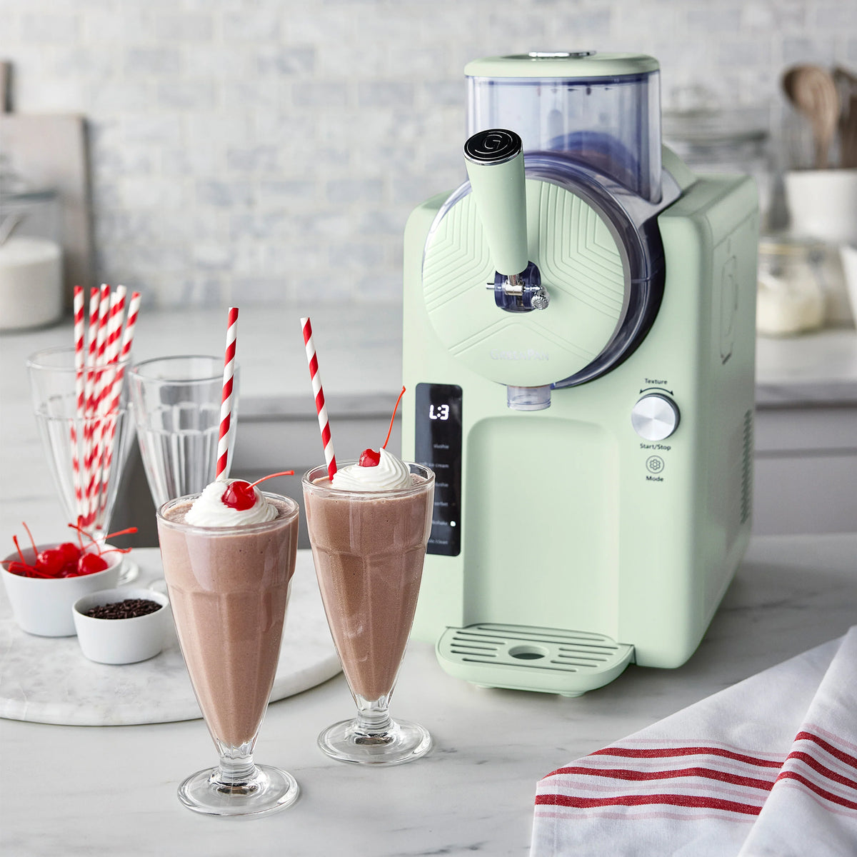 Frost Classic 15-in-1 Ice Cream & Frozen Drink Maker | Pistachio