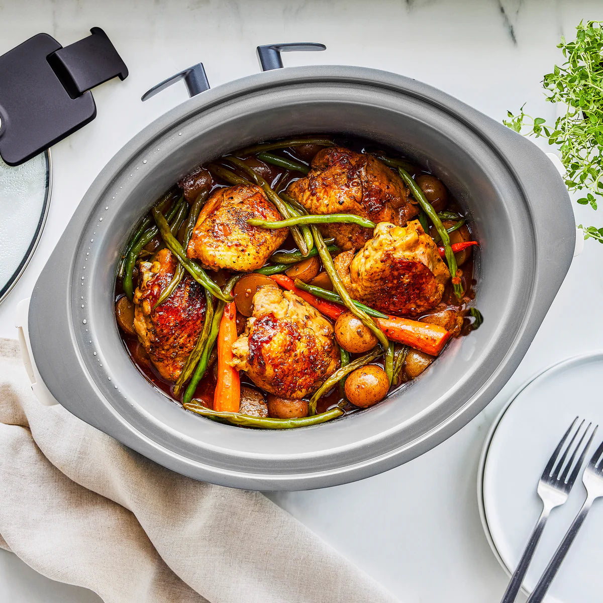 8-Quart Locking Lid Slow Cooker | Graphite