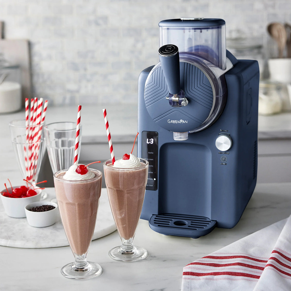 Frost Classic 15-in-1 Ice Cream & Frozen Drink Maker | Berry