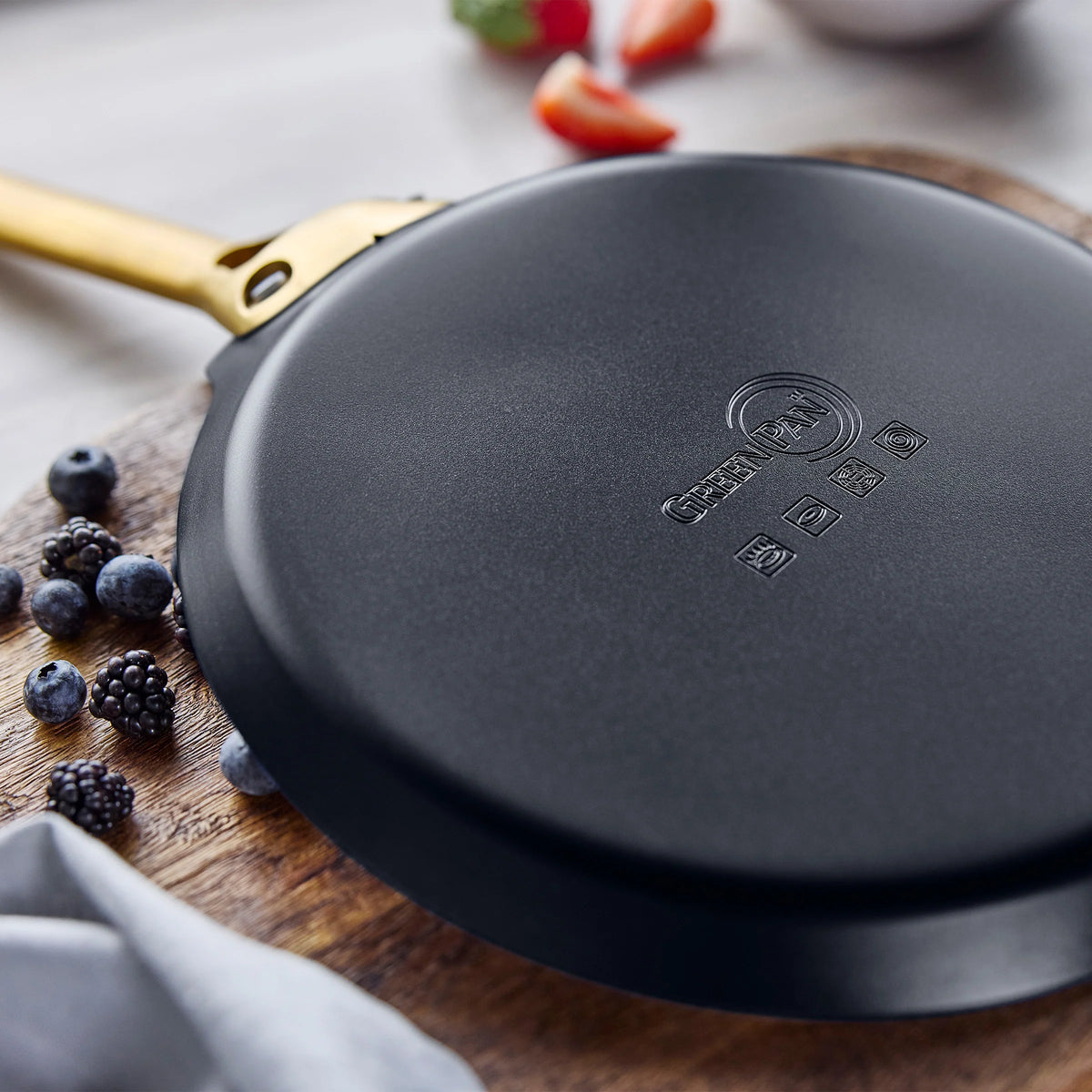Reserve Pro Ceramic Nonstick 10" Crepe Pan | Black