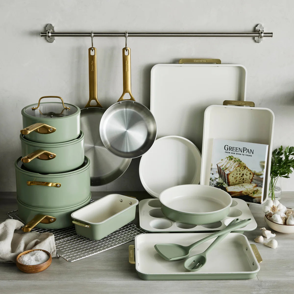 Reserve Pro 20-Piece Cookware & Bakeware Set | Sage