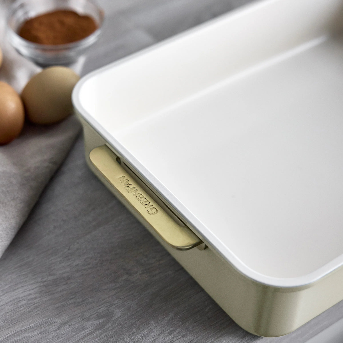 Reserve Bakeware 13" x 9" Rectangular Pan | Cream