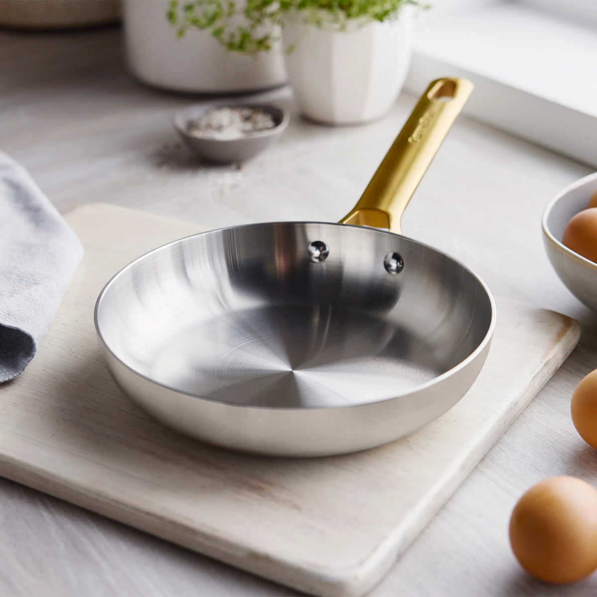 Reserve Pro Uncoated Stainless Steel 8" Frypan | Cream