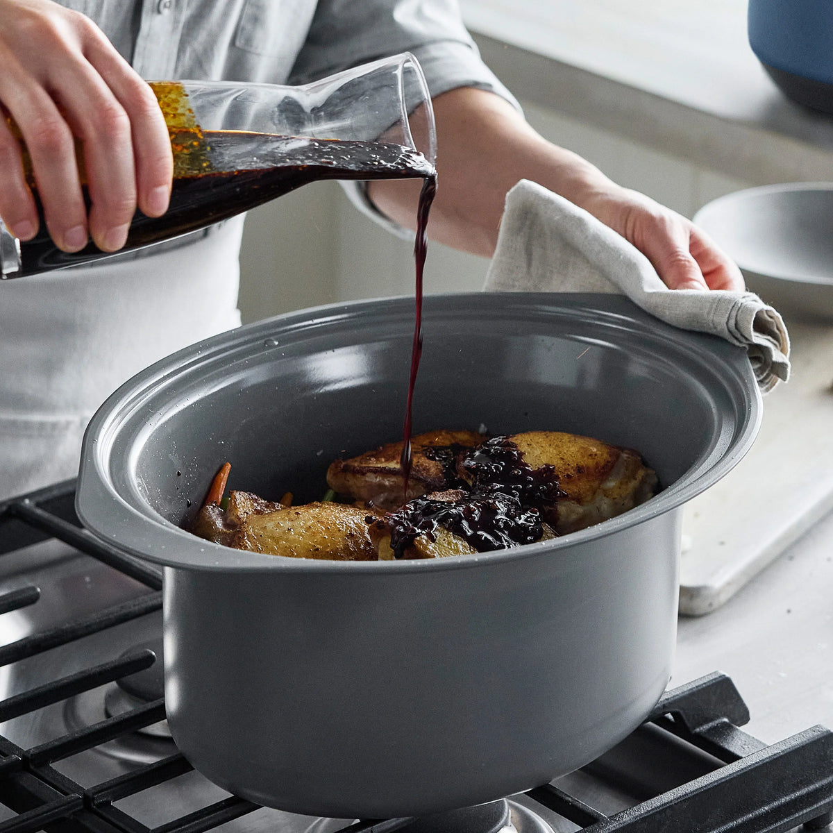 8-Quart Locking Lid Slow Cooker | Oxford Blue