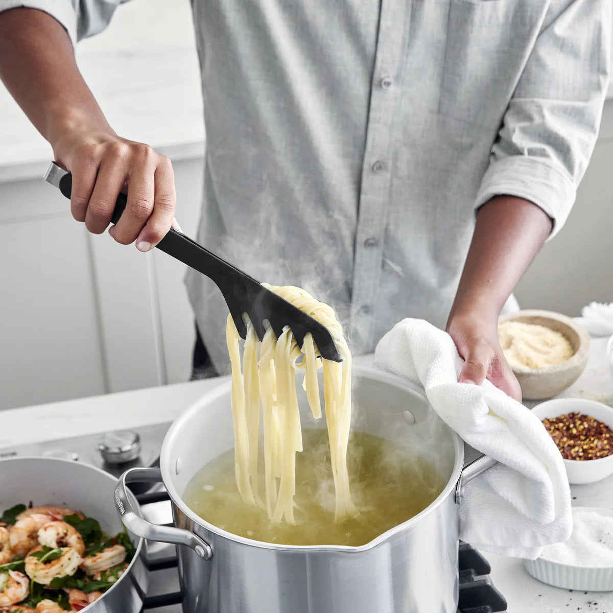 Premiere Silicone Locking Pasta Tongs | Black
