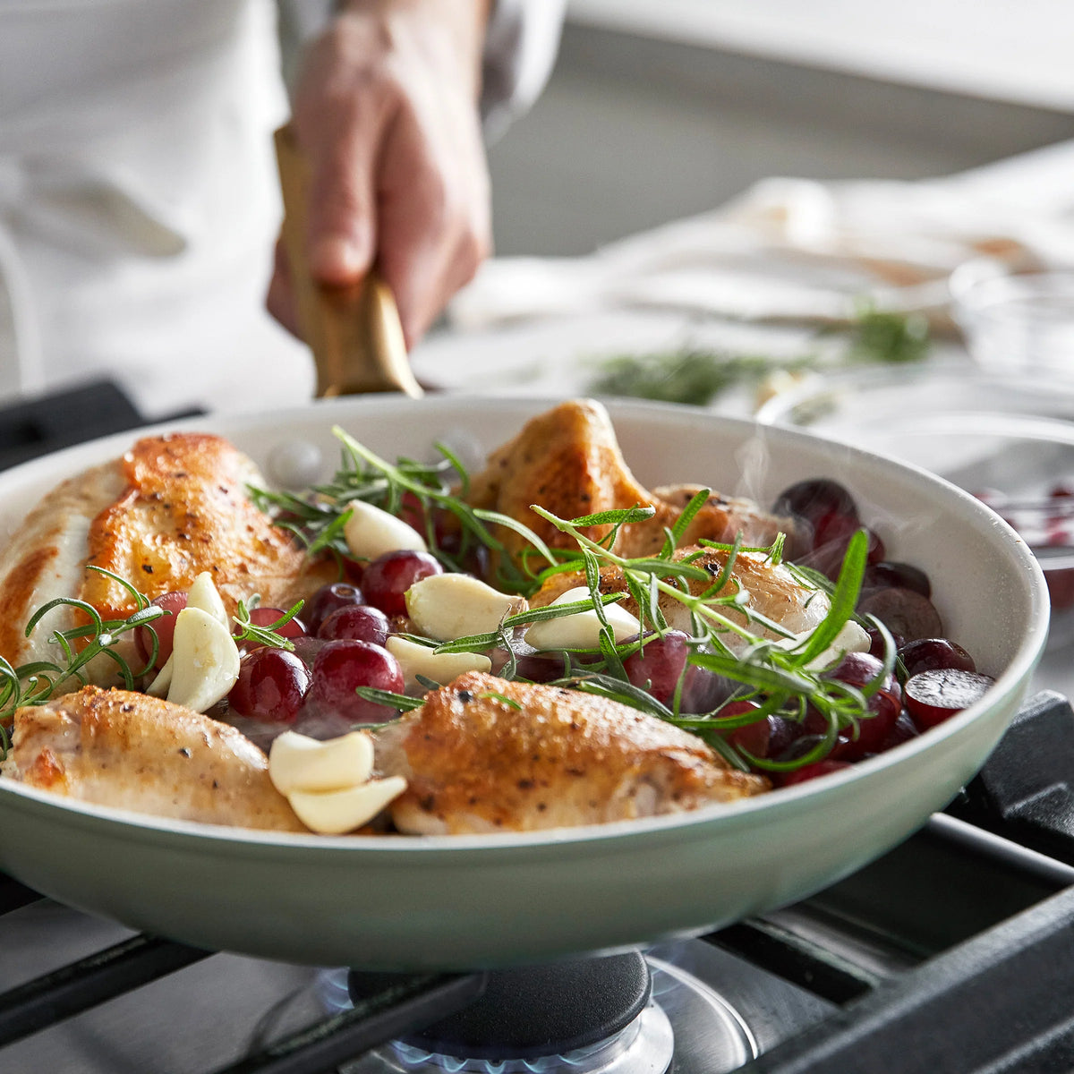 Reserve Pro 18-Piece Cookware & Bakeware Set | Sage