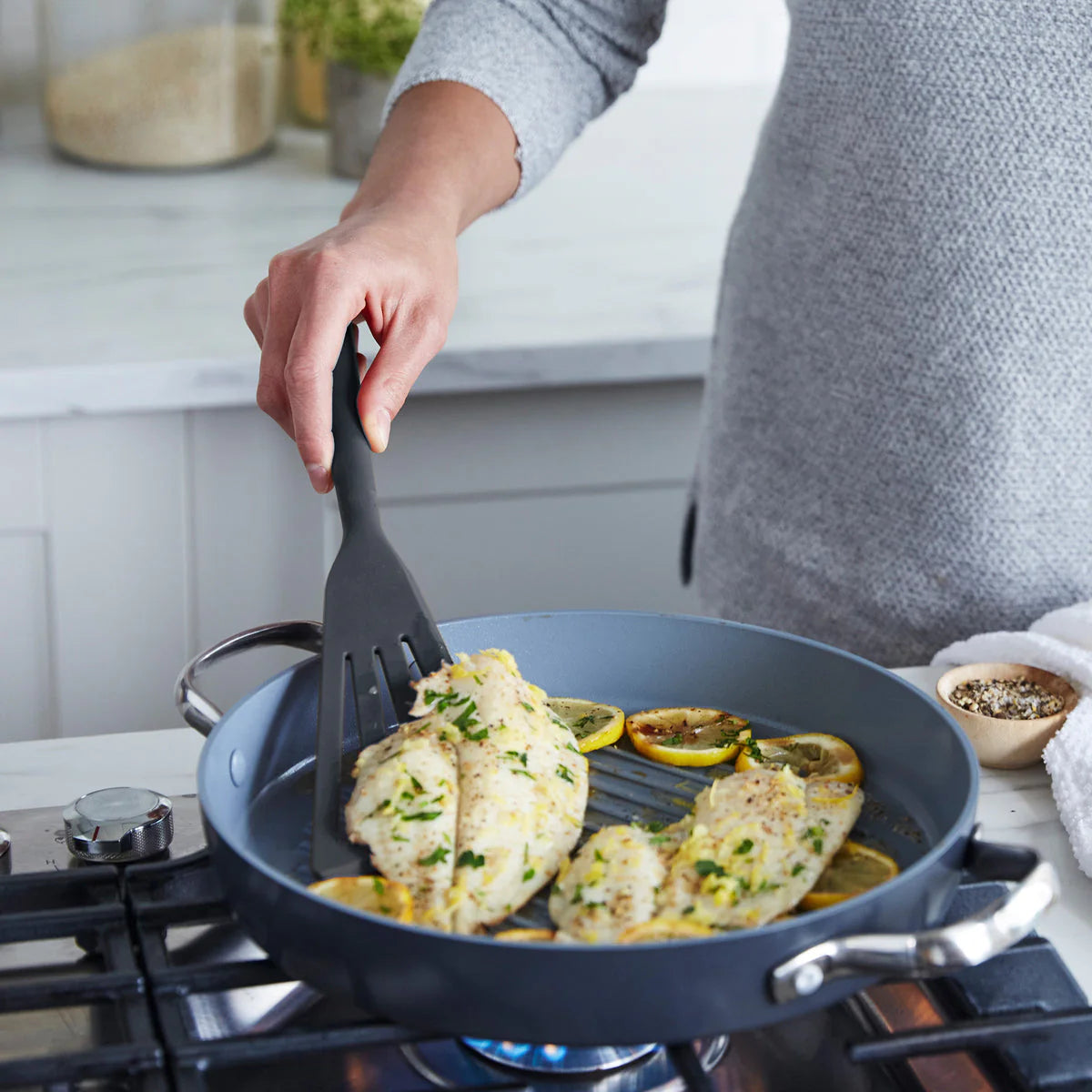 Platinum Silicone Fish Turner | Gray